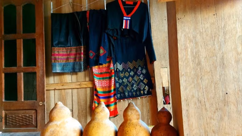 Самобытьные черты у представителей народности Мыонг (ветвь Аута) в повседневной жизни. Самобытьные черты у представителей народности Мыонг (ветвь Аута) в повседневной жизни.