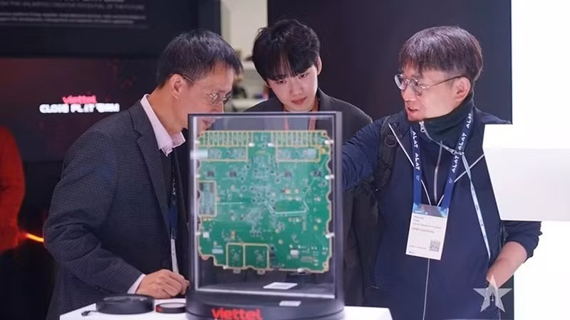 Продукт компании Viettel, представленный на выставке Mobile World Congress 2025 г. Фото: qdnd.vn
