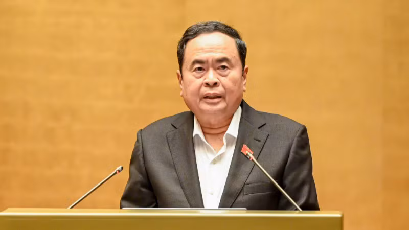 Председатель НС Чан Тхань Ман выступает на симпозиуме. Фото: Зюи Линь 