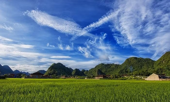 Мирная красота привлекает туристов. Фото: luhanhvietnam.com.vn