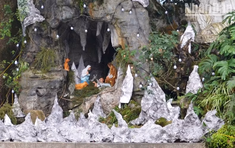 Каменная пещера церкви Шапа прекрасно украшена и отреставрирована.