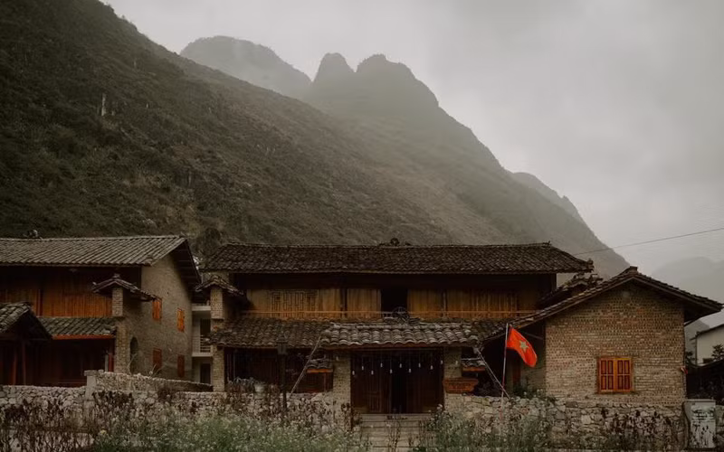 Здешние хоумстей имеют архитектуру, характерную для народности Хмонг.