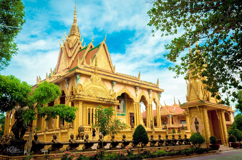 Главный зал пагоды. Фото: thamhiemmekong.com