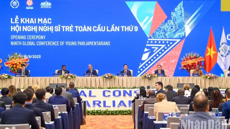 Общий вид церемонии открытия 9-й глобальной конференции молодых парламентариев.
