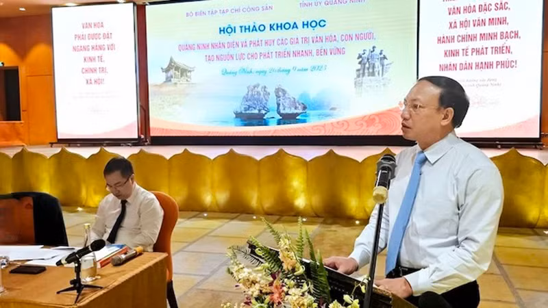 Секретарь Парткома провинции Куангнинь Нгуен Суан Ки выступает с речью. Фото: Куанг Тхо Секретарь Парткома провинции Куангнинь Нгуен Суан Ки выступает с речью. Фото: Куанг Тхо