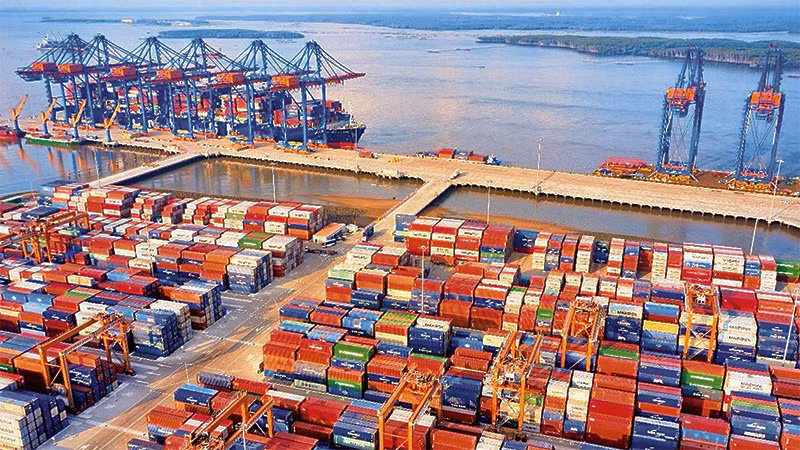 Генеральный порт Биньзыонг. 