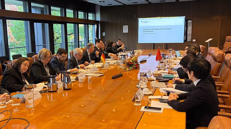 Общий вид конференции по двустороннему сотрудничеству в целях развития между Вьетнамом и Германией. 