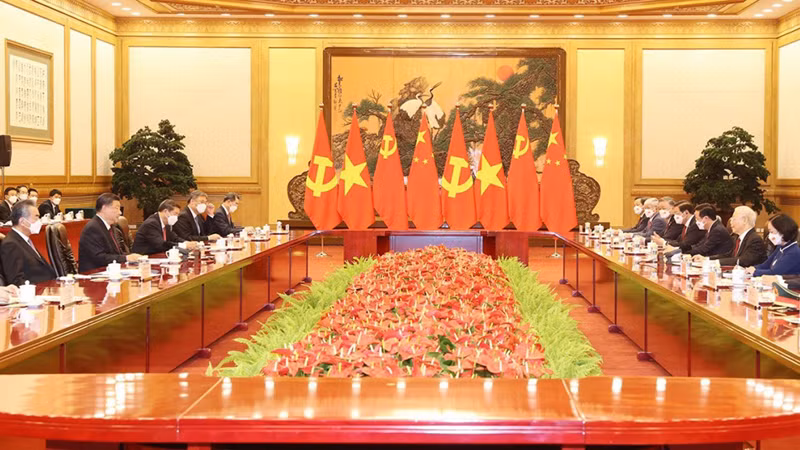 Общий вид переговоров между Генеральным секретарем ЦК КПВ Нгуен Фу Чонгом и Генеральным секретарем ЦК КПК, Председателем Китая Си Цзиньпином в рамках официального визита в Китай Генерального секретаря ЦК КПВ Нгуен Фу Чонга с 30 октября по 1 ноября. Фото: VOV