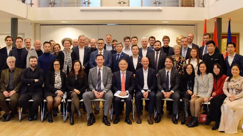 Участники встречи. Фото: baoquocte.vn