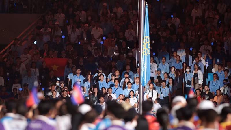 Ритуал спуска флага Спортивной федерации Юго-Восточной Азии.