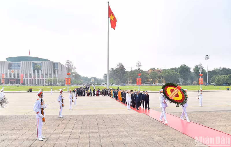 Мероприятие прошло перед открытием 5-й сессии НС XV созыва.