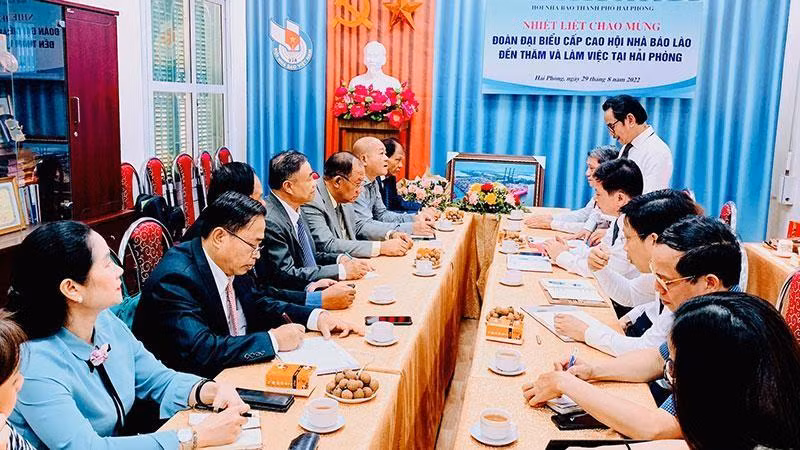 Общий вид рабочей встречи