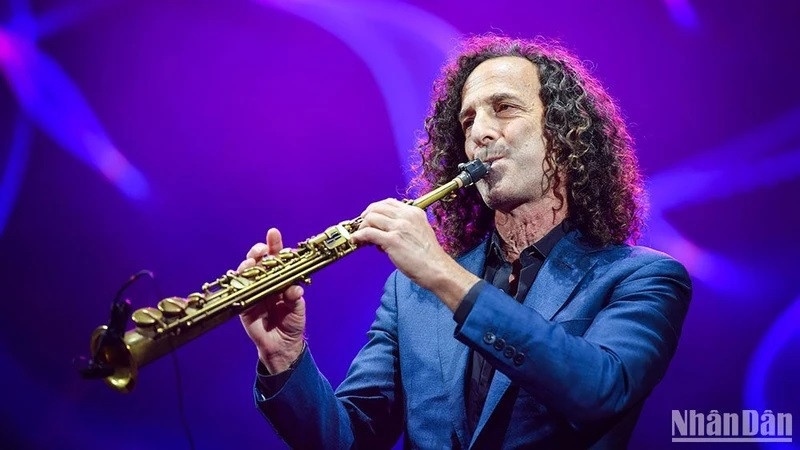 «Kenny G Live in Vietnam»: Музыкальный вечер эмоций