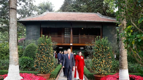 Генсекретарь То Лам в Комплексе мемориальных объектов Президента Хо Ши Мина в Президентском дворце. (Фото: ВИА)