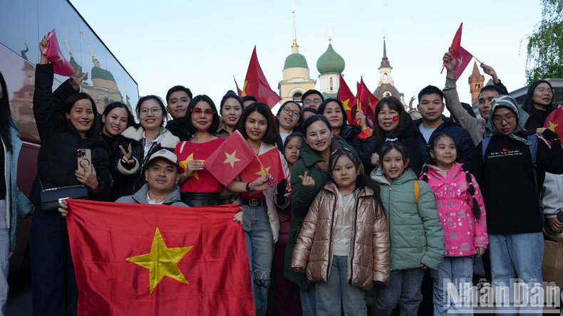 Счастье, волнение и гордость – чувства, которые испытывает большинство вьетнамцев, живущих и обучающихся в России, поскольку делегация Народной армии Вьетнама впервые участвует в параде в честь 80-летия Победы в Великой Отечественной войне в России.