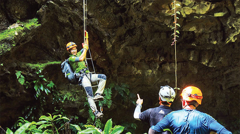Пещера «C7 Chư Bluk» – знаменитая пещера в комплексе вулканических пещер геопарка Дакнонг. Пещера «C7 Chư Bluk» – знаменитая пещера в комплексе вулканических пещер геопарка Дакнонг.