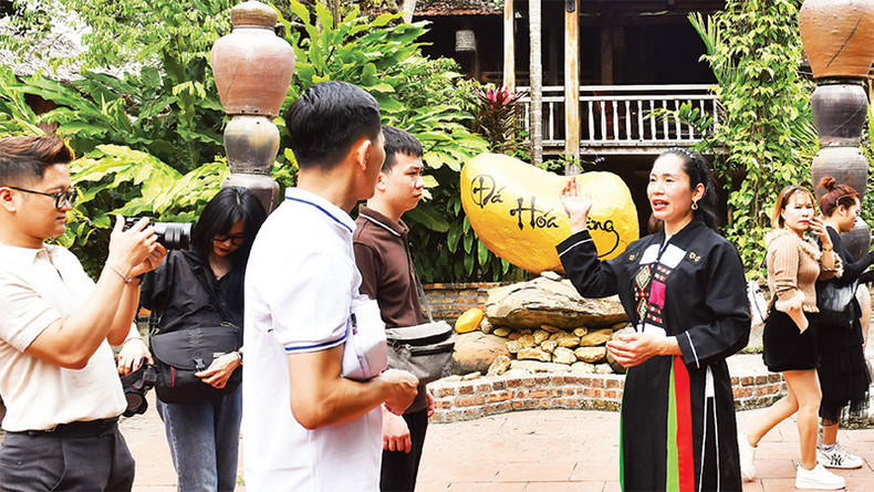 Приезжая сюда, туристы имеют возможность узнать об обычаях и привычках местных представителей народности Каолан. Приезжая сюда, туристы имеют возможность узнать об обычаях и привычках местных представителей народности Каолан.