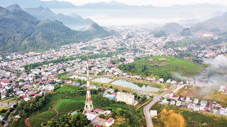 Город Лайтяу в утренней росе. Город Лайтяу в утренней росе.