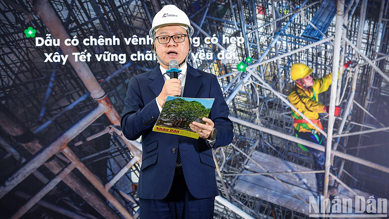 Товарищ Ле Куок Минь выступает на мероприятии. Товарищ Ле Куок Минь выступает на мероприятии.