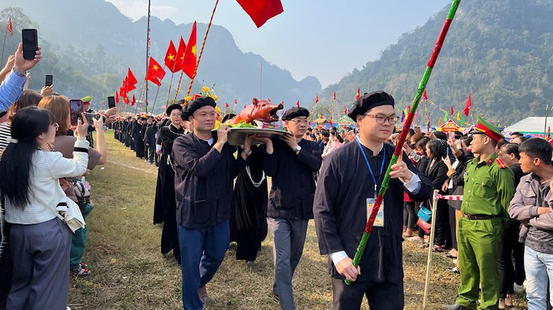 В тот же день в селении Болу общины Наммау уезда Бабэ провинции Баккан открылся фестиваль Лонгтонг Бабэ 2024 года. Это один из крупнейших традиционных весенних фестивалей Лонгтонг в северном горном регионе. В тот же день в селении Болу общины Наммау уезда Бабэ провинции Баккан открылся фестиваль Лонгтонг Бабэ 2024 года. Это один из крупнейших традиционных весенних фестивалей Лонгтонг в северном горном регионе.
