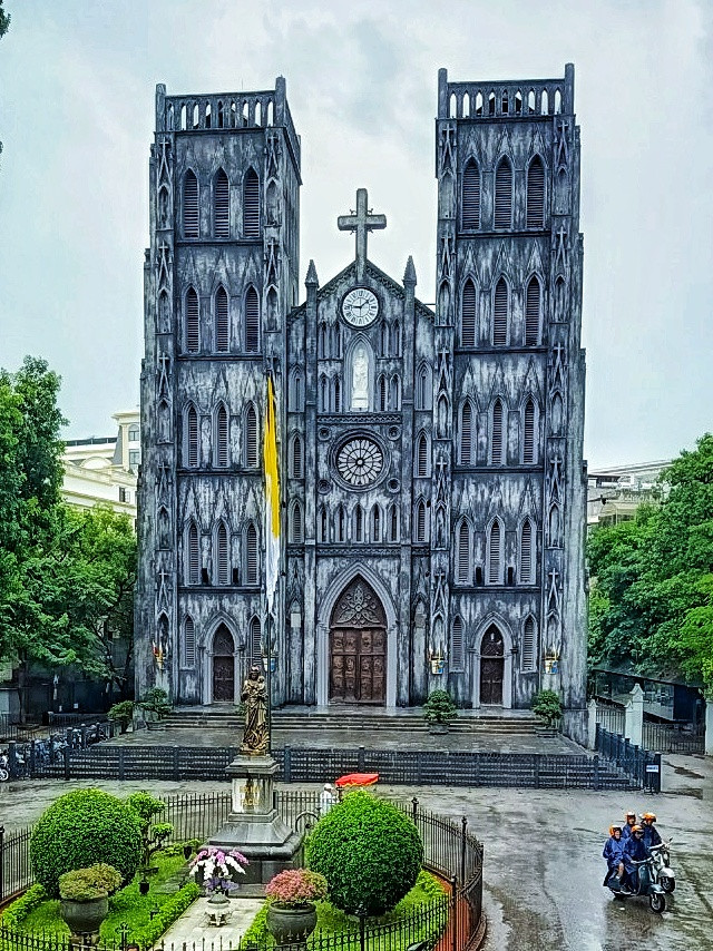 Это одно из первых христианских зданий, построенных в Ханое. Фото: Лам Нгуен Это одно из первых христианских зданий, построенных в Ханое. Фото: Лам Нгуен
