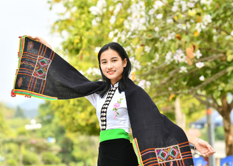 Очарование девушки – представительницы народности Тхай в Дьенбьене.