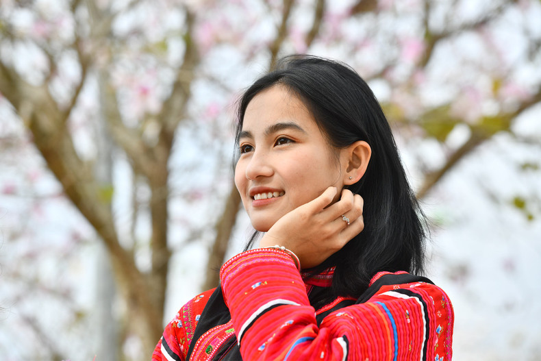 Нежная красота школьницы из провинции Дьенбьен.