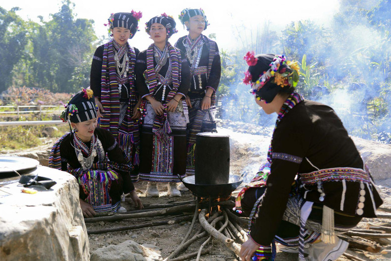 Здесь им удается насладиться разнообразными вкусными блюдами, которые создали популярность земле Лайтяу. Фото: laichau.gov.vn