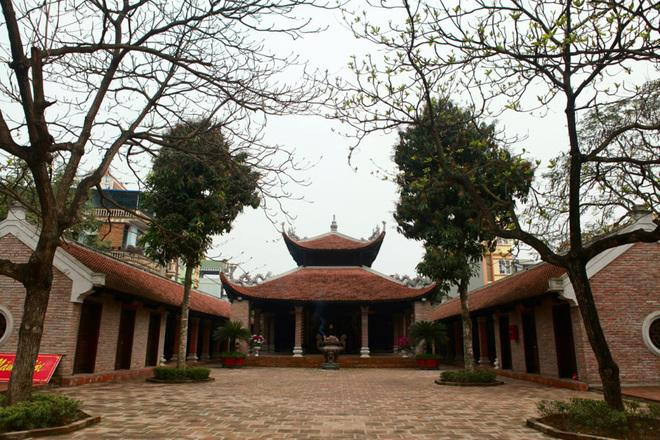 Общинный дом в деревне Ванфук. Фото: langnghevietnam.vn Общинный дом в деревне Ванфук. Фото: langnghevietnam.vn