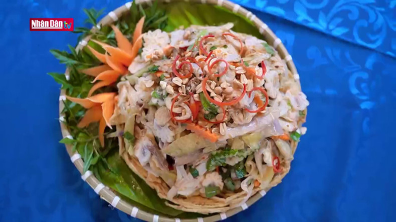 Приезжая в Фонгдиен, туристы могут отведать деликатесные блюда, приготовленные из местных фруктов.