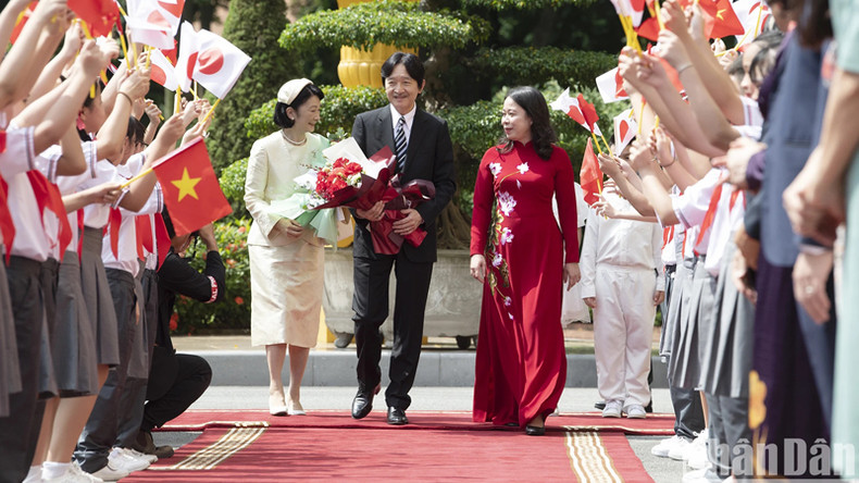 21 сентября в Ханое Вице-президент Во Тхи Ань Суан председательствовала на церемонии встречи Наследного принца Японии Акисино и принцессы Кико. 21 сентября в Ханое Вице-президент Во Тхи Ань Суан председательствовала на церемонии встречи Наследного принца Японии Акисино и принцессы Кико.