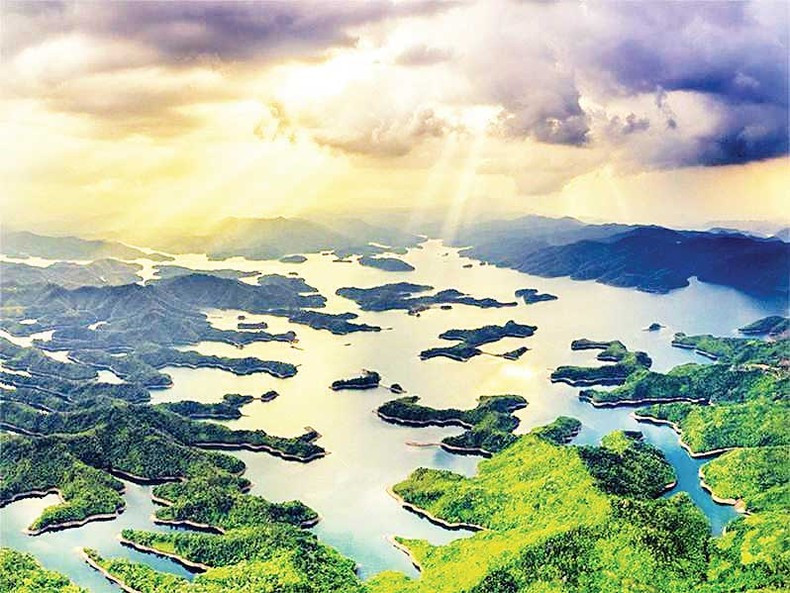 Тадунг является одним из 44 живописных мест в признанном ЮНЕСКО глобальном геологическом парке Дакнонг. Тадунг является одним из 44 живописных мест в признанном ЮНЕСКО глобальном геологическом парке Дакнонг.