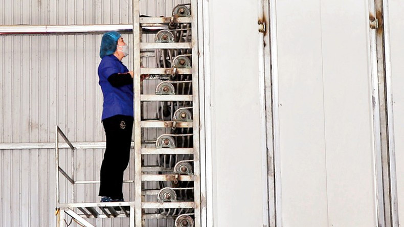 Линия приготовления вермишели в кооперативе Тайхоан уезда Нари. Линия приготовления вермишели в кооперативе Тайхоан уезда Нари.