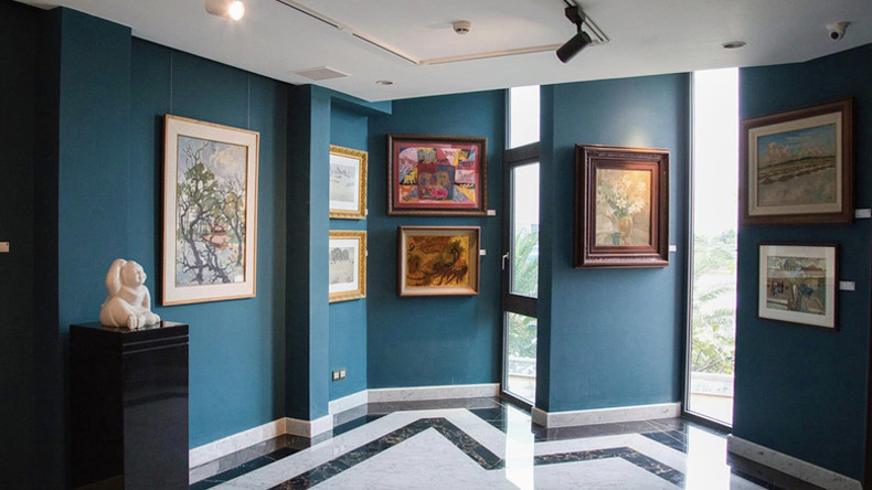 Выставочное пространство работ известных художников вьетнамского современного искусства. Выставочное пространство работ известных художников вьетнамского современного искусства.