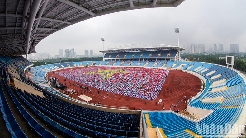Изюминкой программы стало установление рекорда «Массовое занятие йогой с наибольшим количеством участников в одно и то же время и в одном месте во Вьетнаме». В нем приняли участие 5 тысяч человек. Рекорд был признан организацией VietKing. Изюминкой программы стало установление рекорда «Массовое занятие йогой с наибольшим количеством участников в одно и то же время и в одном месте во Вьетнаме». В нем приняли участие 5 тысяч человек. Рекорд был признан организацией VietKing.