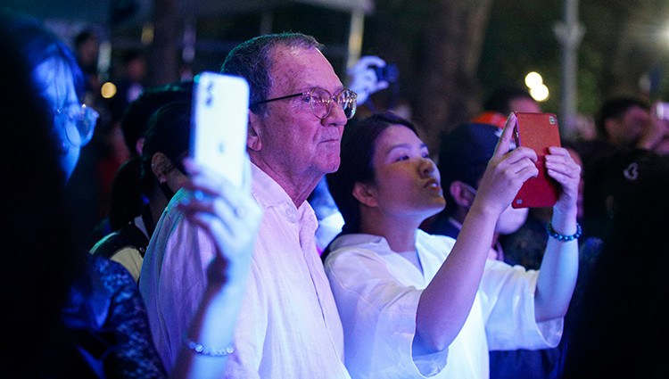 Программа привлекает много иностранных туристов.