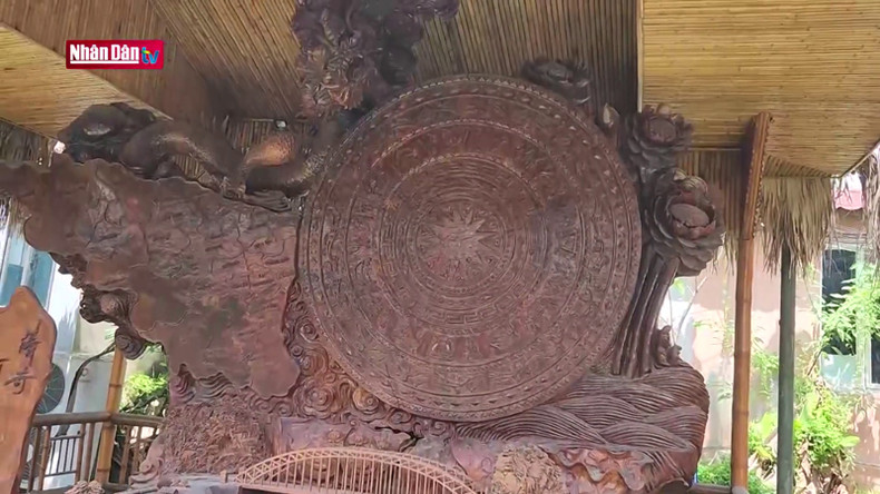 Скульптура, рассказывающая историю провинции Тханьхоа.