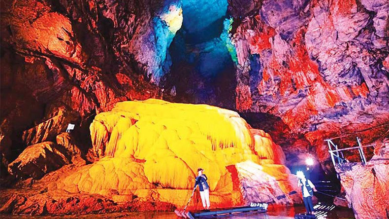 Пещера Нгыомнгао в общине Дамтхюи уезда Чунгкхань. Фото: Ву Фыонг Уен Пещера Нгыомнгао в общине Дамтхюи уезда Чунгкхань. Фото: Ву Фыонг Уен