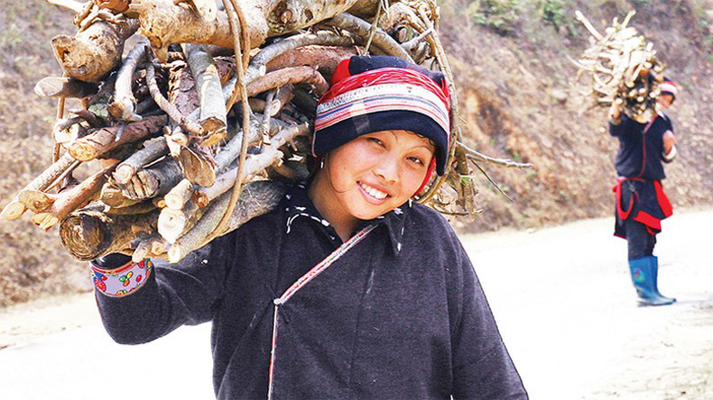 Девушка группы Заоаозай в Лунгку (провинция Хажанг).