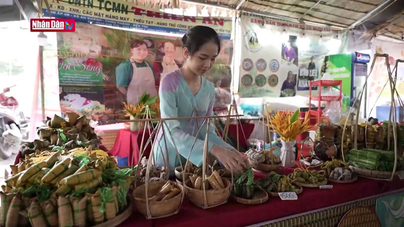 Фестивали являются местом встречи мастеров по приготовлению народных десертов. Фестивали являются местом встречи мастеров по приготовлению народных десертов.