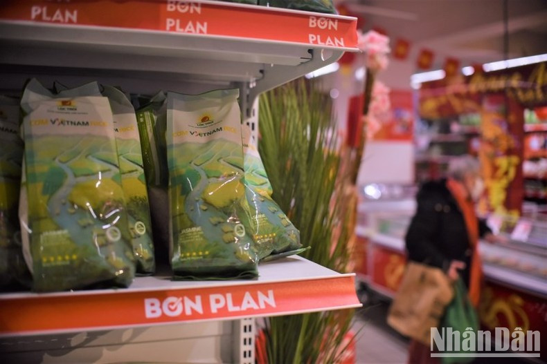 Вьетнамский рис – популярный сельскохозяйственный продукт на французском рынке. Фото: Минь Зюи
