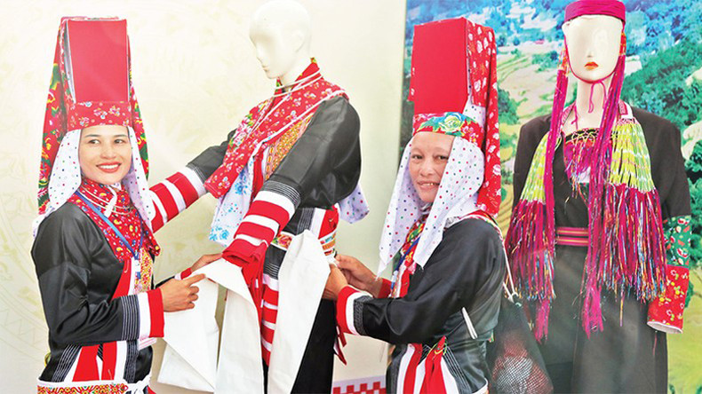 Женщины группы Заотханьфан.