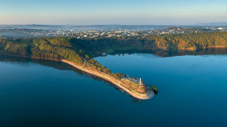 Поэтичная красота Морского озера. Фото: vnexpress.net Поэтичная красота Морского озера. Фото: vnexpress.net