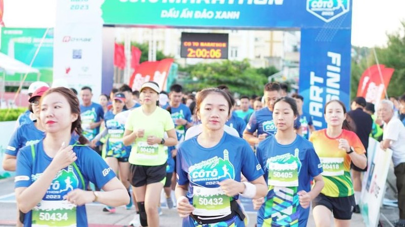 В марафоне приняли участие более 800 спортсменов из многих клубов страны. Фото: Куанг Тхо В марафоне приняли участие более 800 спортсменов из многих клубов страны. Фото: Куанг Тхо