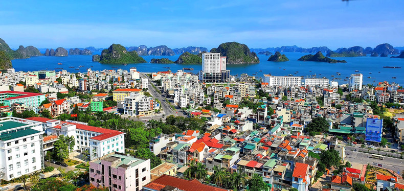 Вид на район г. Халонга. Фото: Куанг Тхо Вид на район г. Халонга. Фото: Куанг Тхо