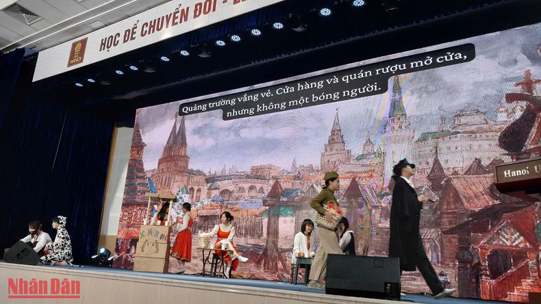 Кадр из спектакля в исполнении студентов. Фото: Т. Лам Кадр из спектакля в исполнении студентов. Фото: Т. Лам