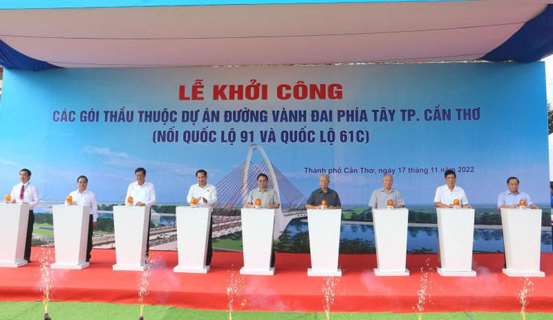 Церемония закладки фундамента кольцевой дороги к западу от города Кантхо. Фото: daibieunhandan.vn