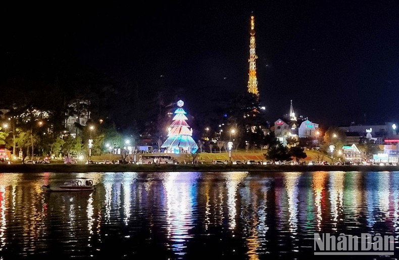 Озеро Суанхыонг. Озеро Суанхыонг.