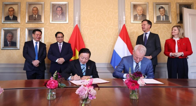 Церемония подписания документов о сотрудничестве. Фото: VOV Церемония подписания документов о сотрудничестве. Фото: VOV