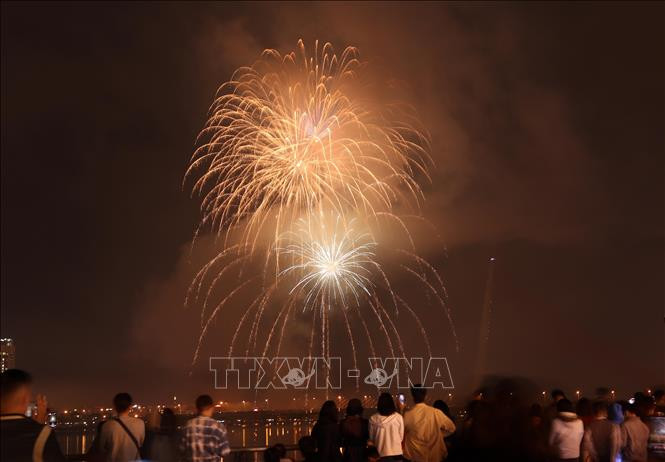 Фейерверки в г. Дананге. Фейерверки в г. Дананге.